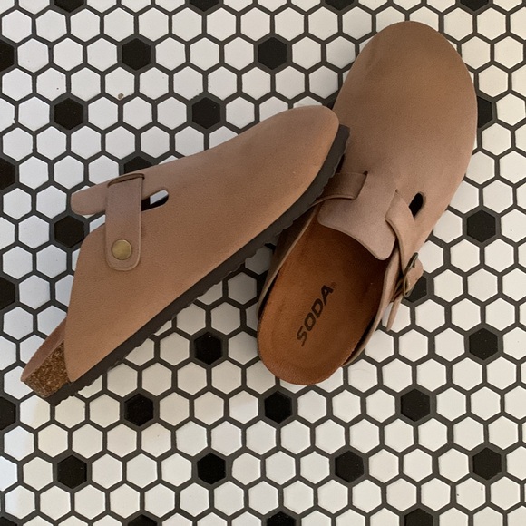 Birk Style Clogs - Picture 2 of 3